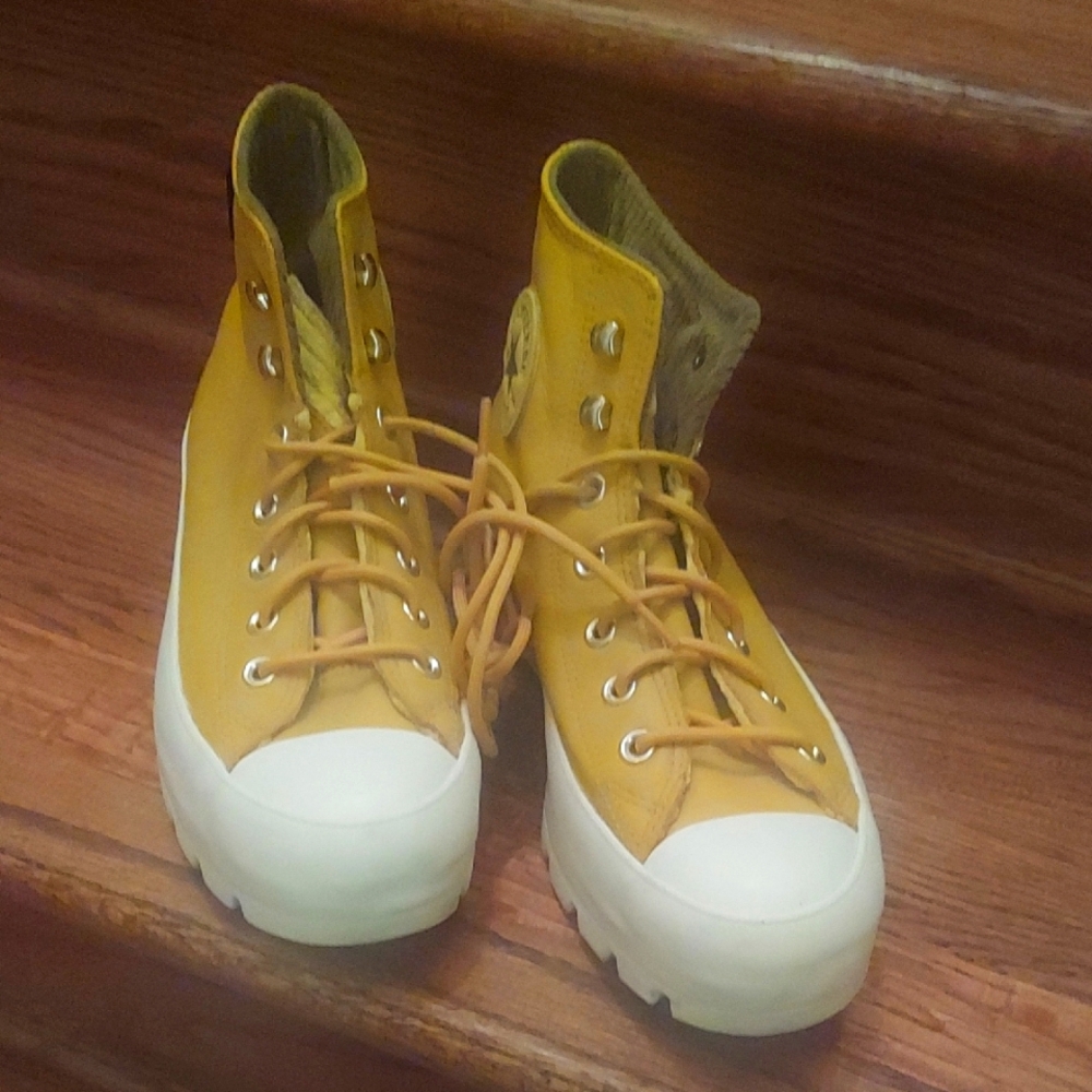 Converse Leather High-Top  Sneakers, Mustard Yellow. Size 8.5